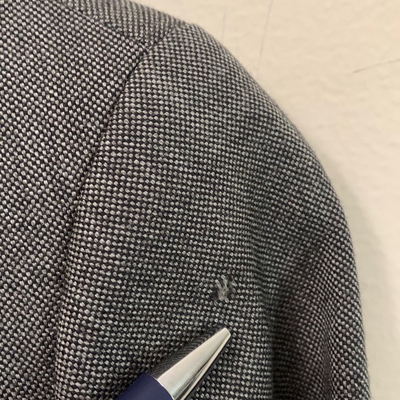 Gently used but in great condition J.Crew wool women’s jacket. - Picture 7 of 12